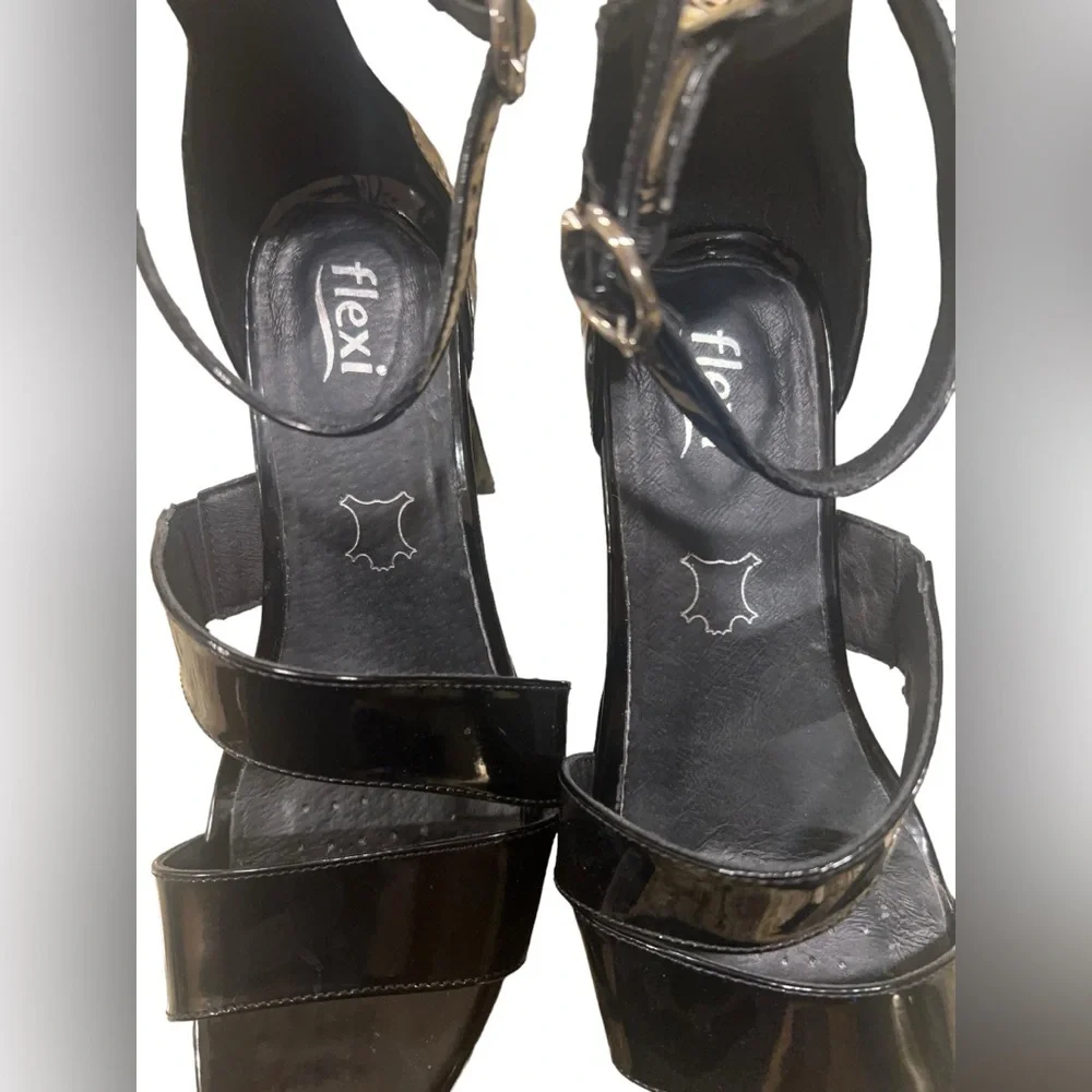 Flexi black patent platform sandals size 9.5